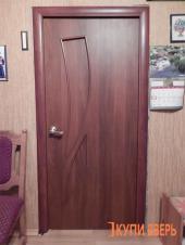 Межкомнатные двери цвета итальянский орех, фото в интерьере 2